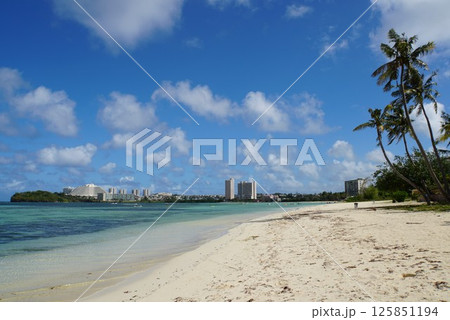 グアムのアルーパン・ビーチ 125851194