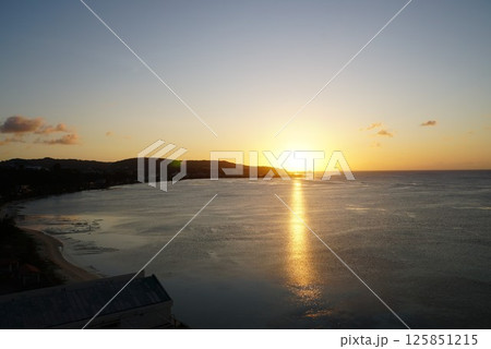 グアム、サンセットの風景 タモン湾 グアム、サンセットの風景 タモン湾 125851215