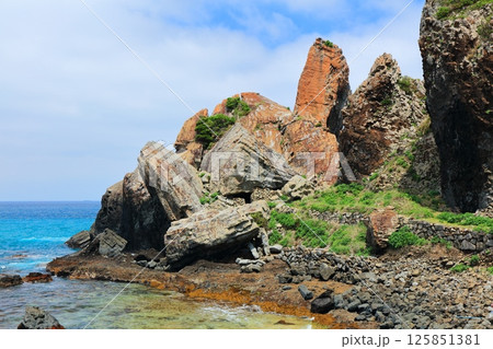 【佐賀県】晴天の湊の立神岩 125851381