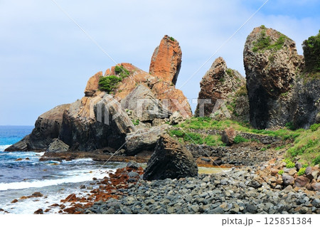 【佐賀県】晴天の湊の立神岩 【佐賀県】晴天の湊の立神岩 125851384