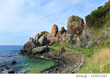 【佐賀県】晴天の湊の立神岩 125851387