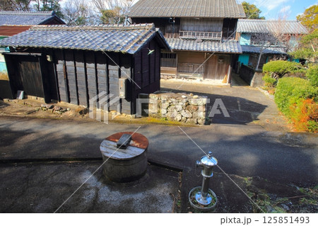 出羽島(てばじま)「重要伝統的建造物群保存地区」の手押し車が特徴的なレトロな漁村集落 出羽島(てばじま)「重要伝統的建造物群保存地区」の手押し車が特徴的なレトロな漁村集落 125851493