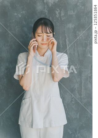 看護師の相談窓口 125851864