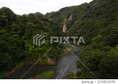 早朝の鬼怒川 楯岩 栃木県日光市 早朝の鬼怒川 楯岩 栃木県日光市 125852076