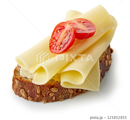 bread slice with cheese 125852855