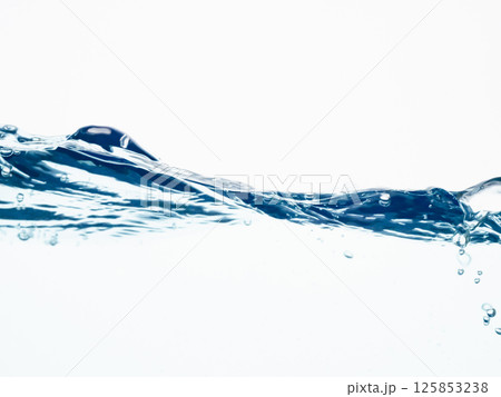 水　流れ　揺れ　水面　波 125853238