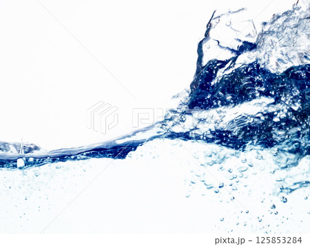 水　流れ　揺れ　水面　波 125853284
