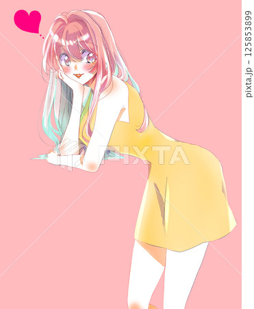 頬杖をつくセクシーな女性 恋 笑顔 頬杖をつくセクシーな女性 恋 笑顔 125853899