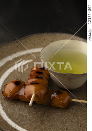 みたらし団子とお茶 みたらし団子とお茶 125854864