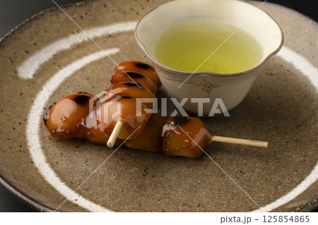 みたらし団子とお茶 みたらし団子とお茶 125854865