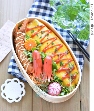 オムライス弁当 125855261