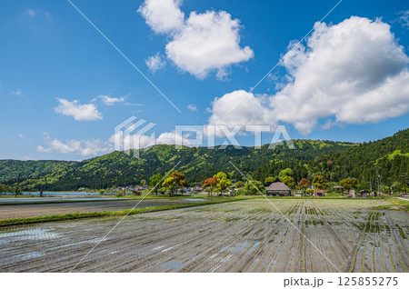 湖北地方の田園風景 滋賀県長浜市余呉町 湖北地方の田園風景 滋賀県長浜市余呉町 125855275