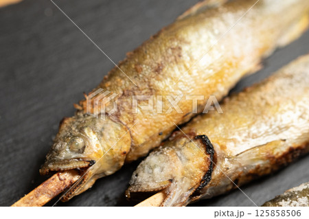 鮎の塩焼きイメージ　(写真素材) 125858506
