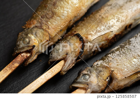 鮎の塩焼きイメージ　(写真素材) 125858507