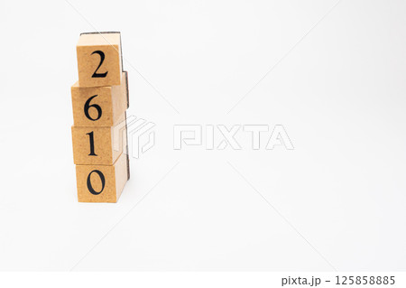 木のブロック　数字　4桁　2610 125858885