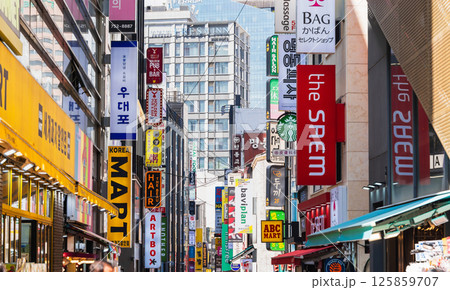 ソウル　明洞（ミョンドン） 125859707