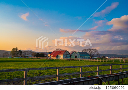 北海道 浦河町の夕暮れ 北海道 浦河町の夕暮れ 125860091