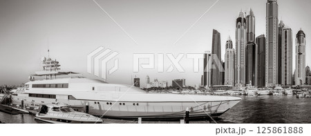 Dubai Marina bay, UAE Dubai Marina bay, UAE 125861888