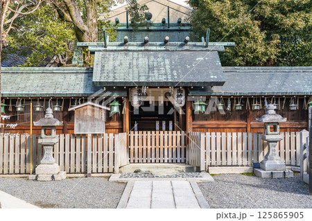 京都　 天道神社（洛中洛外図屏風　上杉本で伝わる天道花神事）平安遷都からの歴史　拝殿 125865905