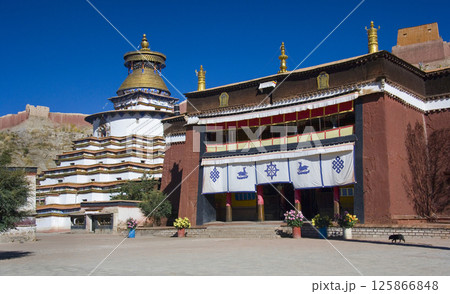 Gyantse Kumbum and Palcho Monastery - Tibet 125866848