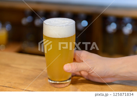 生ビール、グラスビール、クラフトビール 125871834