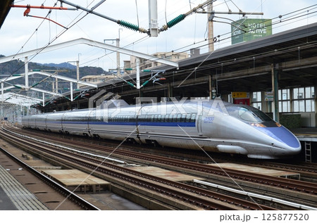 新山口駅に入線する500系新幹線 125877520