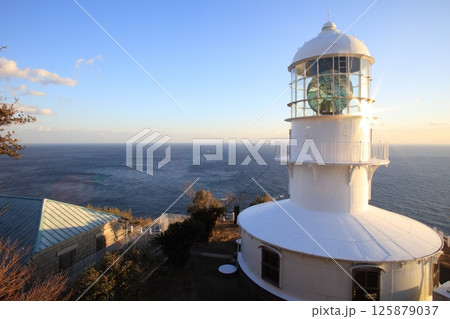 室戸岬灯台の夕景/世界ジオパーク/保存灯台/室戸阿南海岸国定公園 室戸岬灯台の夕景/世界ジオパーク/保存灯台/室戸阿南海岸国定公園 125879037