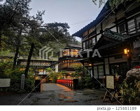 山奥の温泉宿 125881189