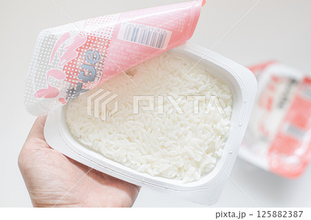 パックごはん　レトルトご飯 125882387