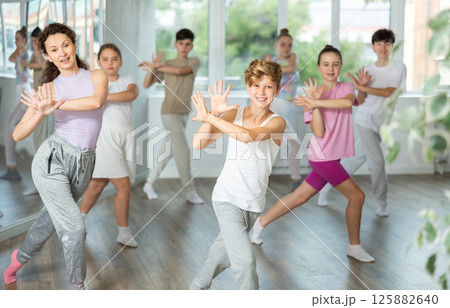 Group of children dancing jazz funk 125882640