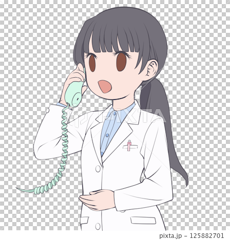 一位黑髮女藥劑師在電話裡微笑著交談 125882701