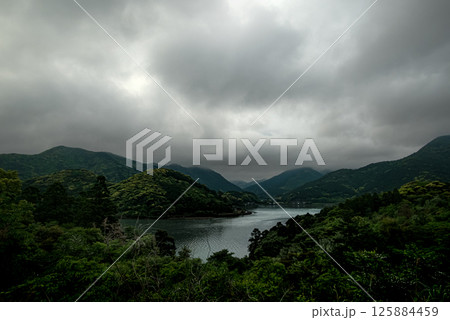 <五島の風景>岐宿町の入江と農村に風景 <五島の風景>岐宿町の入江と農村に風景 125884459