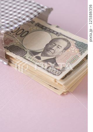 200万円 1万円札 125886356