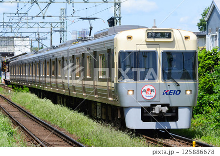 京王1000系　1752F　アイボリー編成　高尾ヘッドマーク付　井の頭線 125886678