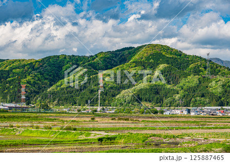 湖北地方余呉町の田園風景 滋賀県長浜市 湖北地方余呉町の田園風景 滋賀県長浜市 125887465