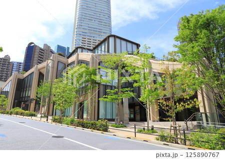 麻布台ヒルズ　桜麻通りとガーデンプラザA 125890767