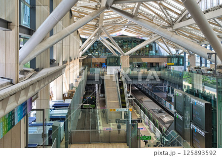 東京都港区　高輪ゲートウェイシティ　ゲートウェイパーク　高輪ゲートウェイ駅 125893592