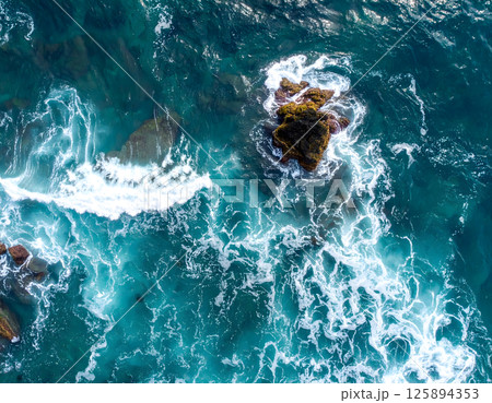 真上から見た海面 125894353