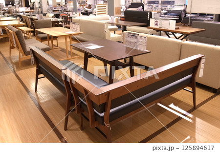 家具売り場 ダイニングテーブルセット ショッピング 家具売り場 ダイニングテーブルセット ショッピング 125894617
