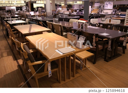 家具売り場 ダイニングテーブルセット ショッピング 家具売り場 ダイニングテーブルセット ショッピング 125894618