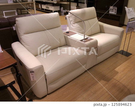 家具売り場 ソファ ショッピング 家具売り場 ソファ ショッピング 125894623