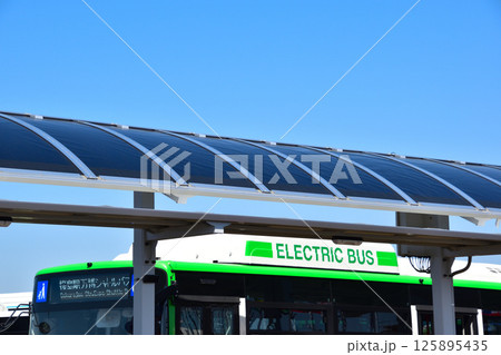 ペロブスカイト太陽電池　実装　夢洲交通第1ターミナル 125895435