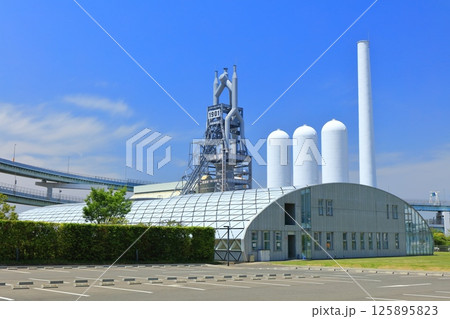 【福岡県】快晴の東田第一高炉跡と北九州市科学館(スペースLABO ANNEX) 【福岡県】快晴の東田第一高炉跡と北九州市科学館(スペースLABO ANNEX) 125895823