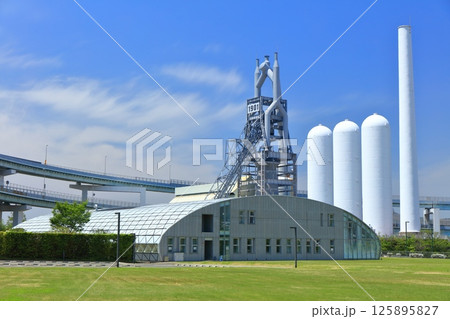 【福岡県】快晴の東田第一高炉跡と北九州市科学館(スペースLABO ANNEX) 【福岡県】快晴の東田第一高炉跡と北九州市科学館(スペースLABO ANNEX) 125895827