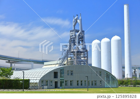 【福岡県】快晴の東田第一高炉跡と北九州市科学館(スペースLABO ANNEX) 【福岡県】快晴の東田第一高炉跡と北九州市科学館(スペースLABO ANNEX) 125895828