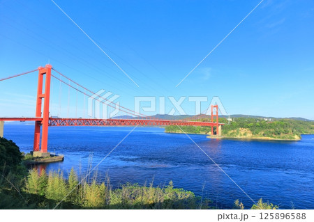 【長崎県】快晴の平戸大橋 【長崎県】快晴の平戸大橋 125896588