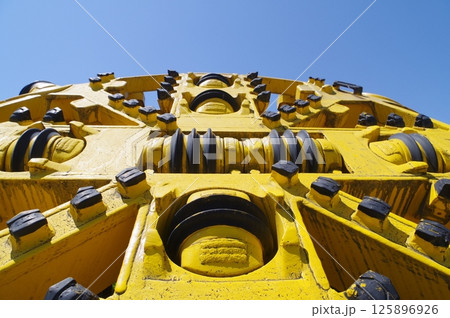 信州安曇野の灌漑施設「拾ヶ堰（じっかせぎ）」梓川サイフォン ・シールドマシーンフェイス 125896926