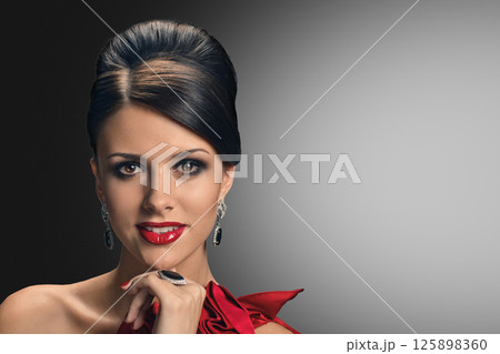 Luxury beautiful lady 125898360