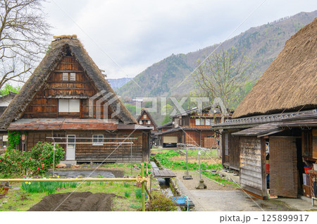 曇天の白川郷　 125899917