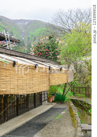 曇天の白川郷　 125899918